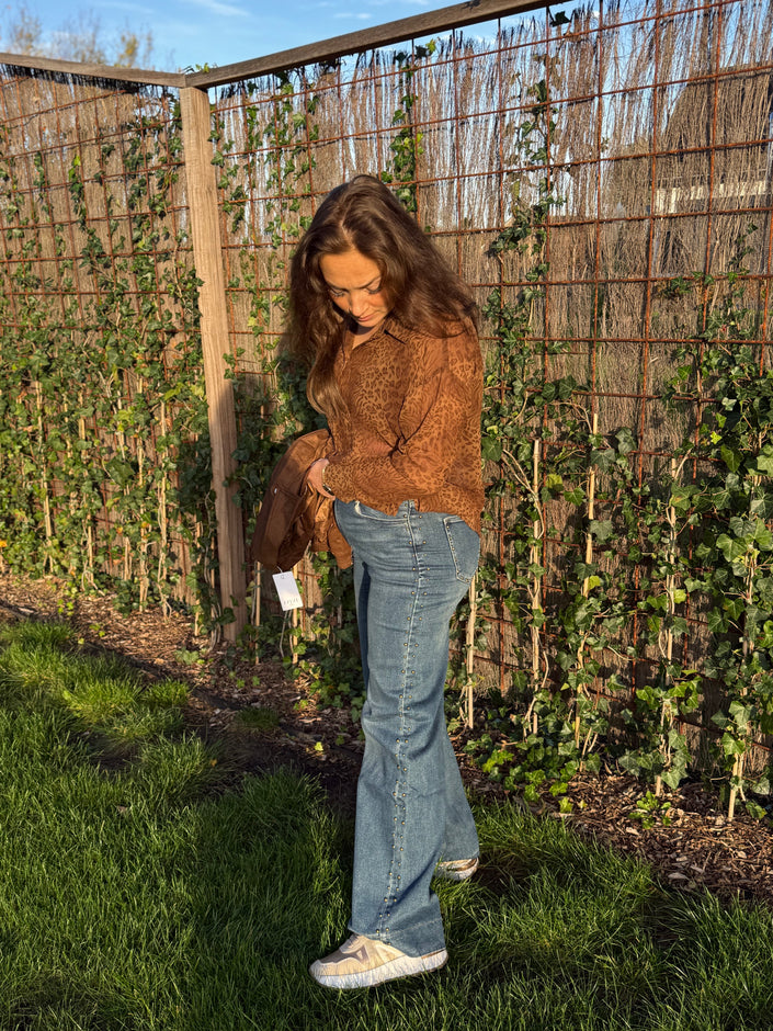 Spijkerbroek met bronzen studs