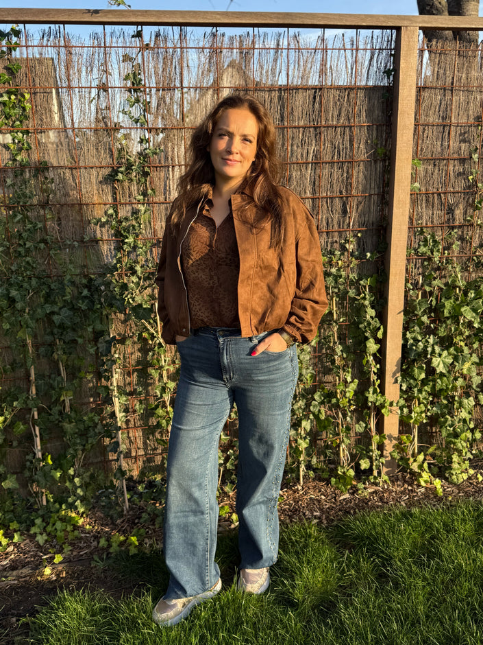 Spijkerbroek met bronzen studs